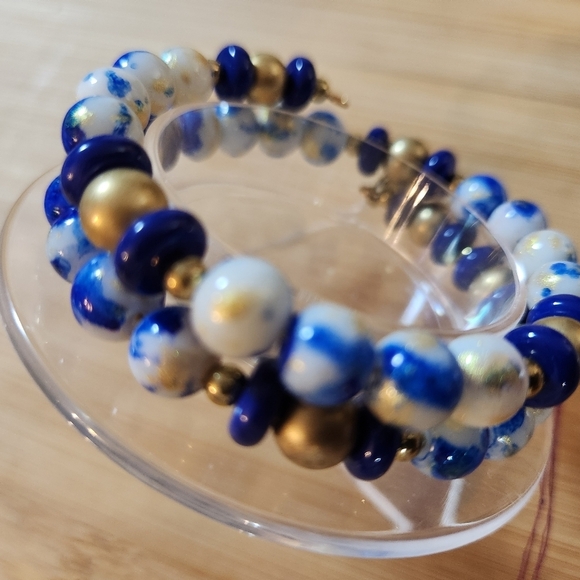 Hand Crafted Memory Wire Wrap Bracelet Royal Blue Gold White Small/Medium - Picture 5 of 9